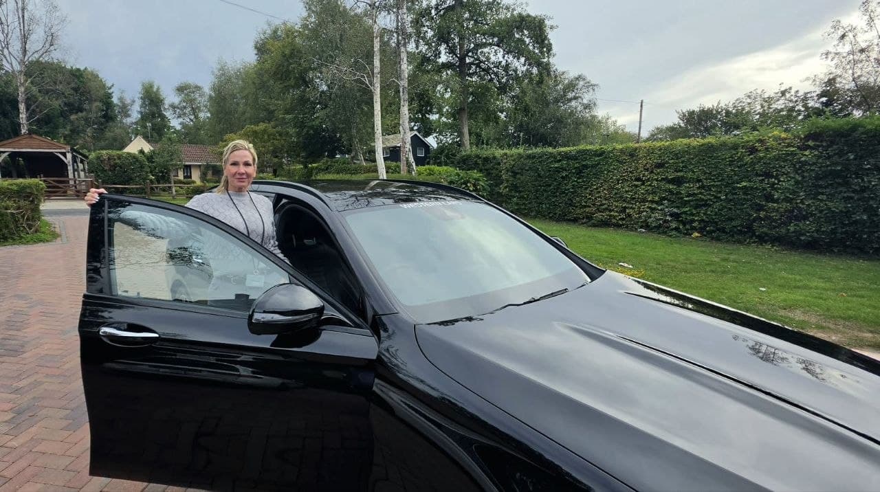 Western Cars Brighton executive Mercedes private hire vehicle